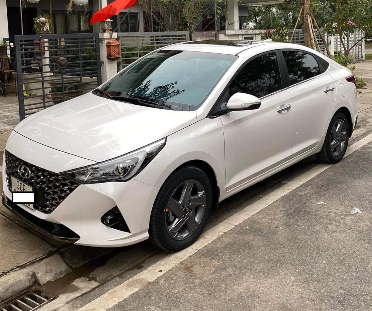 Hyundai Accent 2021 mới đăng ký 1 tháng, rao bán lỗ ngỡ ngàng - Ảnh 1.