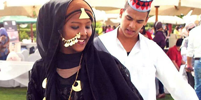 Bộ lạc Nubia: Cô dâu, chú rể tắm nước sông Nile đêm tân hôn để cầu may - Ảnh 2.