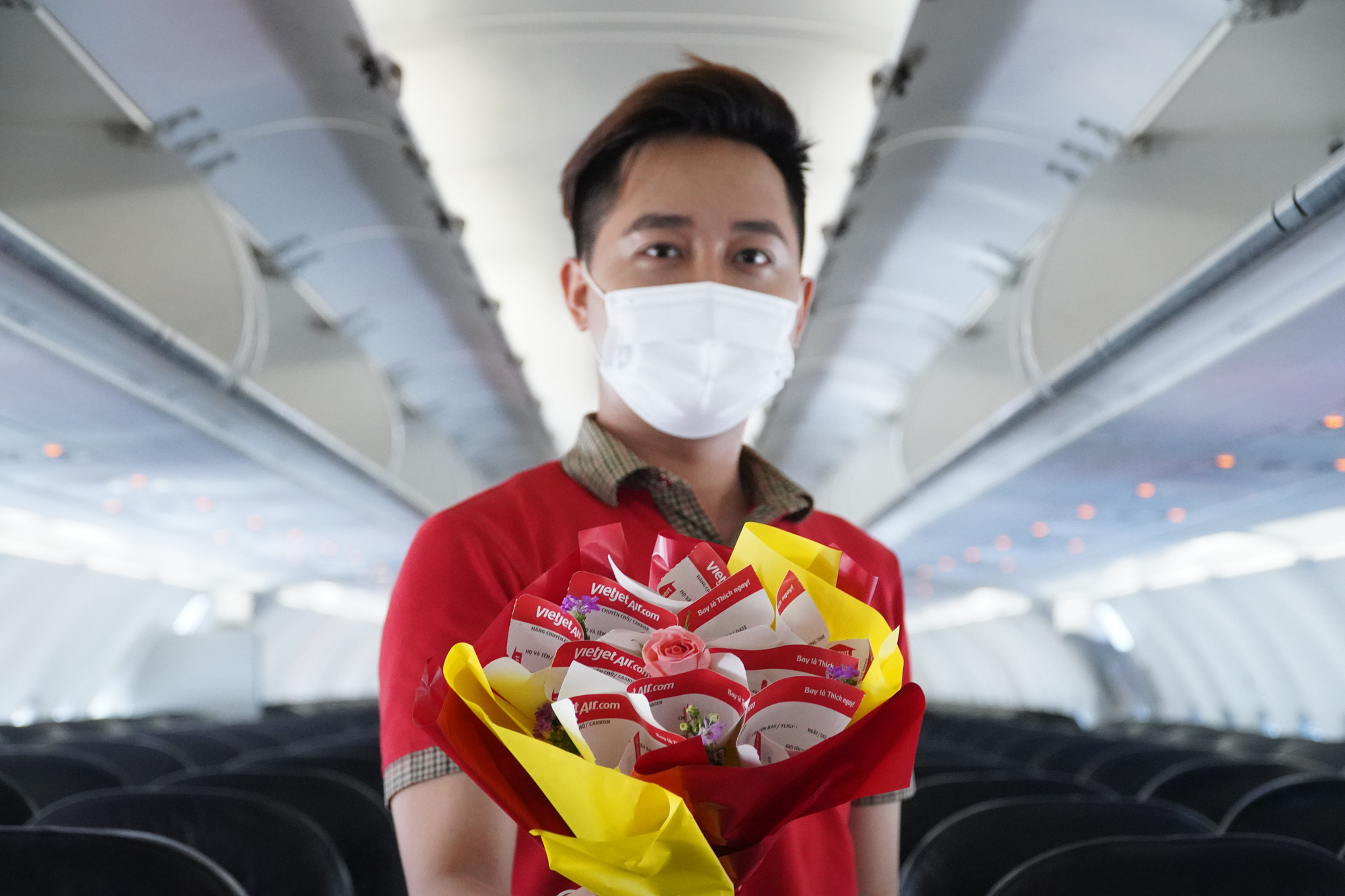 Có hẹn với bầu trời, cùng nàng đi muôn nơi trên máy bay Vietjet - Ảnh 1.