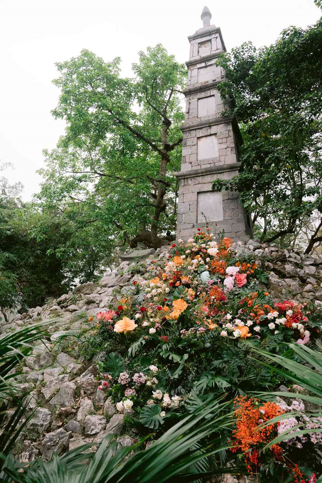Cột đèn 'nở hoa' giữa trung tâm Hà Nội - Ảnh 5.