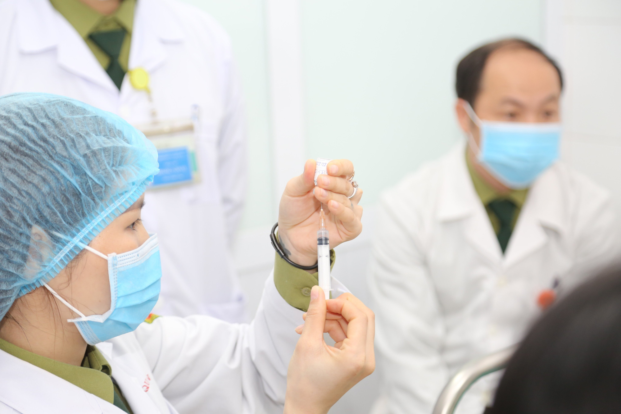 Việt Nam bắt đầu tiêm vắc xin COVID-19 vào hôm nay - Ảnh 1.