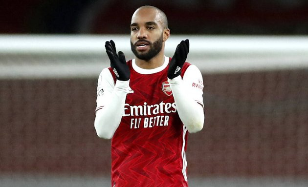 Lacazette sẵn sàng ra đi.