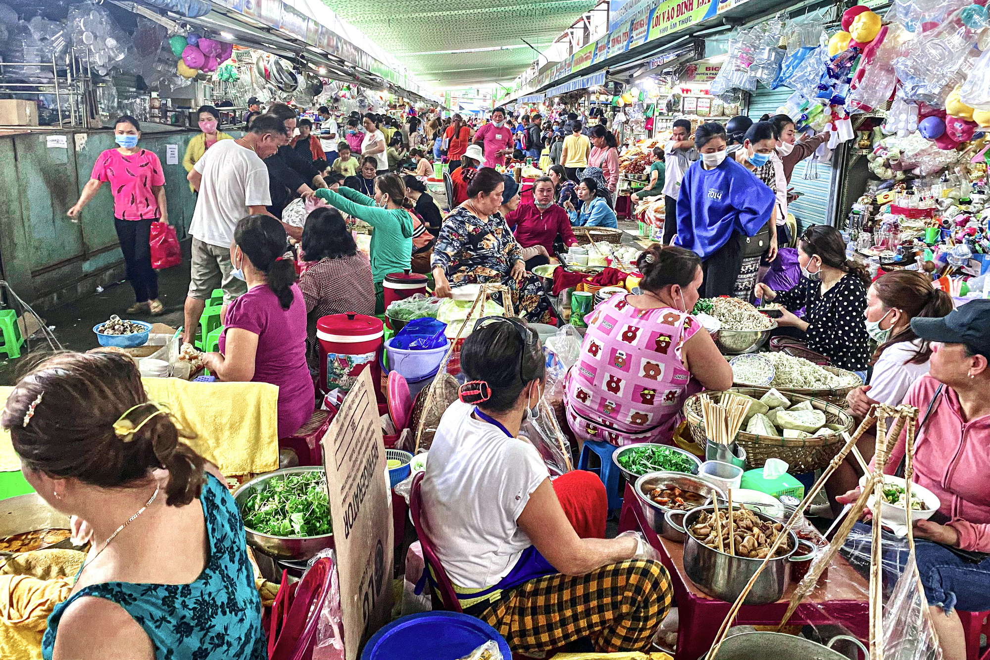 Lạc vào thiên đường ẩm thực cả trăm món &quot;vừa ngon, vừa rẻ&quot; ở Đà Nẵng - Ảnh 2.