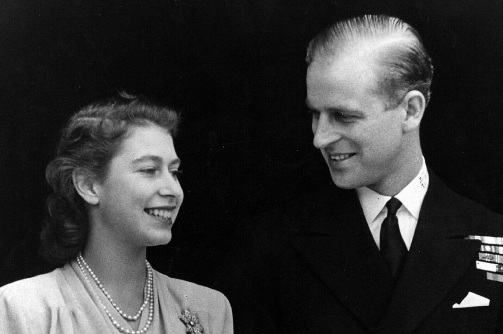 Cùng xem lại đám cưới lịch sử của Hoàng thân Philip và Nữ hoàng Anh Elizabeth II - Ảnh 3.