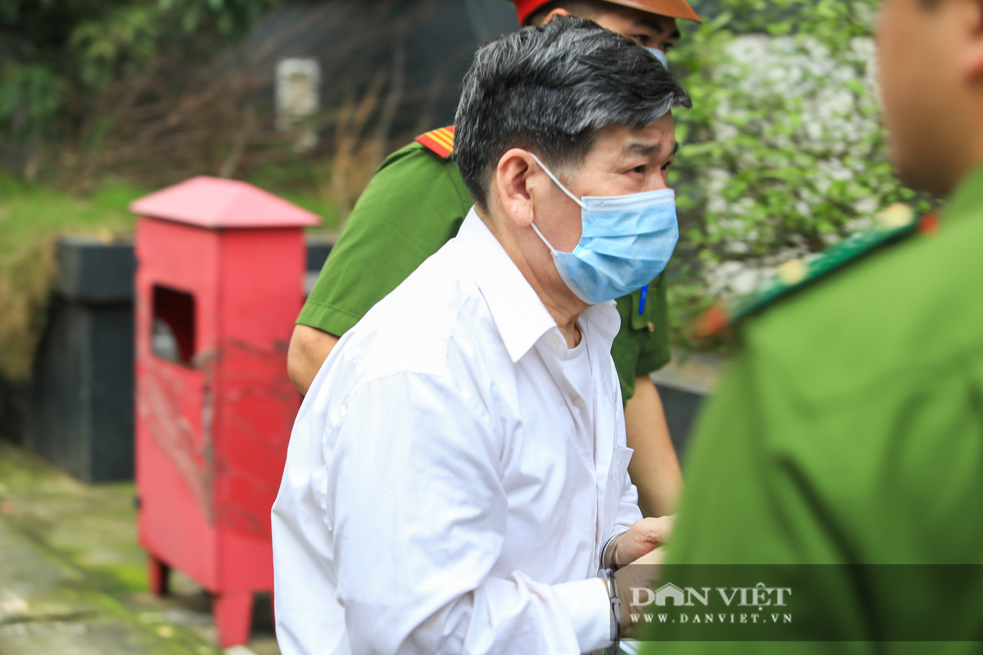 Ông Mai Văn Tinh cùng 18 bị cáo đến hầu toà vụ Gang thép Thái Nguyên - Ảnh 7.