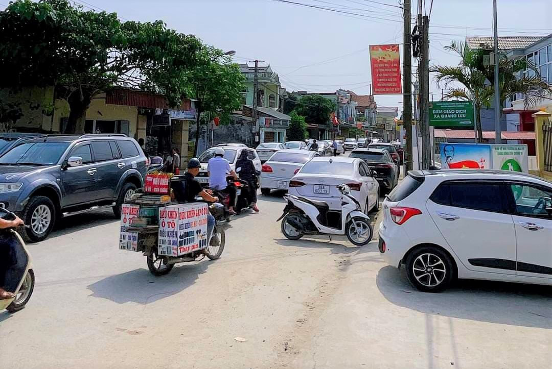 Thanh Hóa ra văn bản ngăn chặn &quot;sốt&quot; đất ảo, chuyên gia nói gì về hiện tượng này? - Ảnh 1.