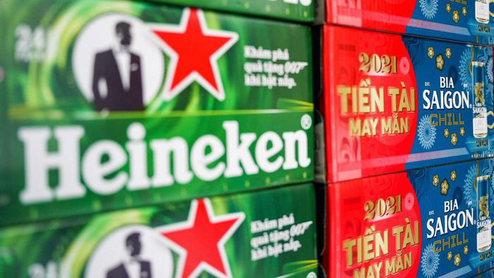 Ồn ào Heineken và Sabeco: Nhân viên Heineken không cho đại lý bán bia của Sabeco - Ảnh 1.