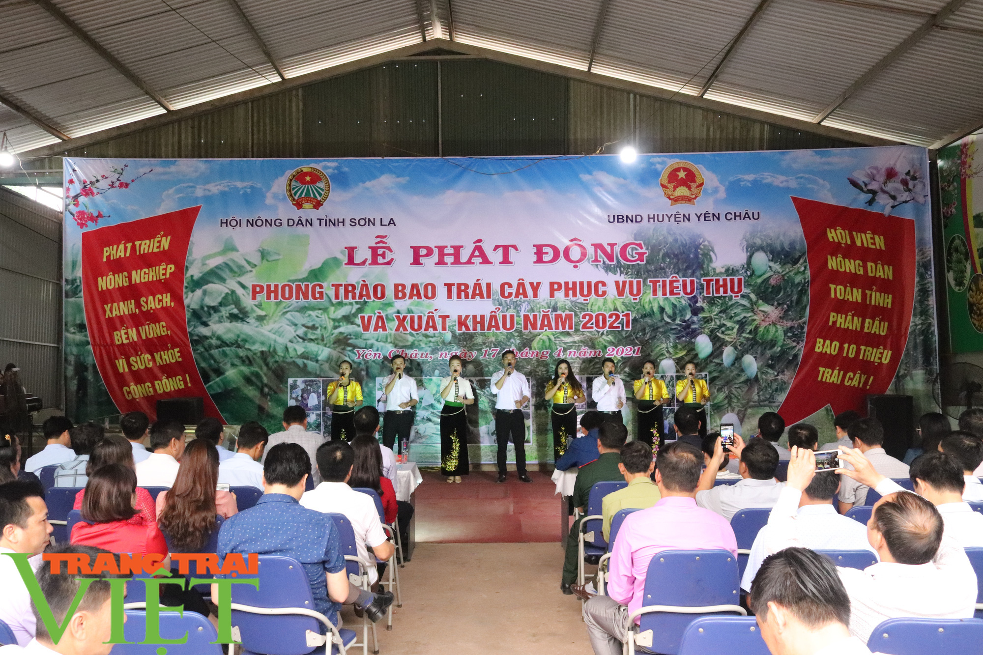 Sơn La phát động phong trào &quot;mặc áo&quot; cho trái cây phục vụ tiêu thụ, xuất khẩu - Ảnh 1.