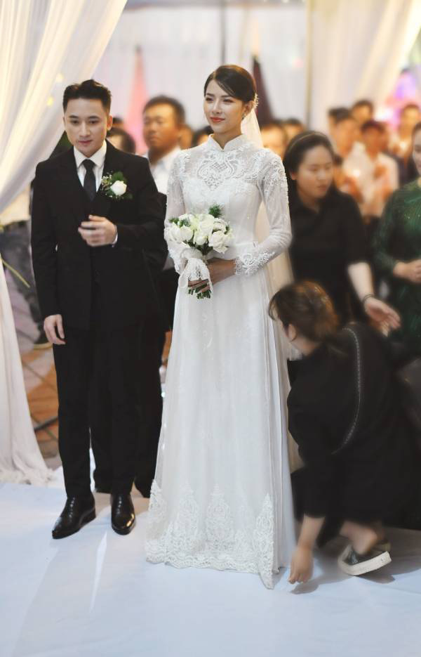 Doãn Hải My mặc 4 chiếc váy cưới khoe dáng gợi cảm tại Hà Nội | Tin tức  Online
