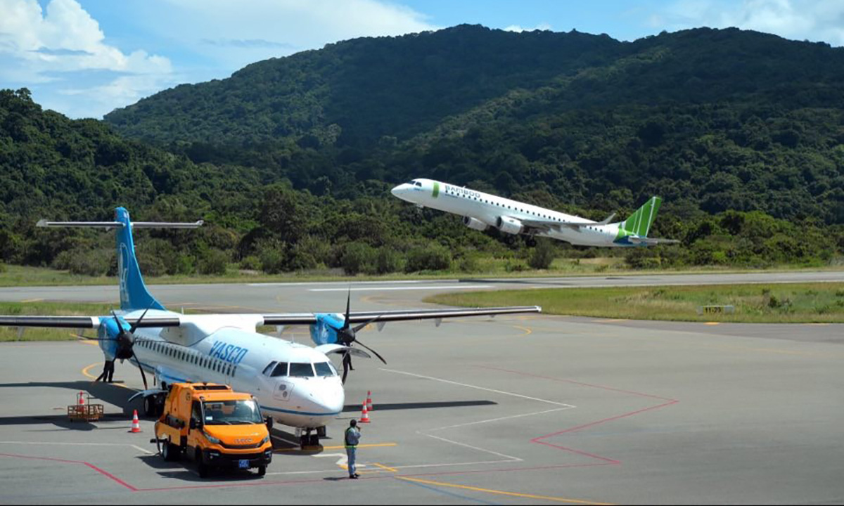 Giá vé máy bay đi Côn Đảo lễ 30/4 hơn chục triệu đồng, vẫn &quot;cháy&quot; - Ảnh 3.