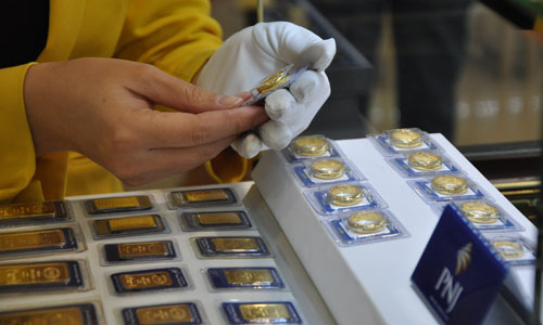 Giá vàng hôm nay 19/4: Vàng thế giới vượt mức 50 triệu đồng/lượng - Ảnh 2.
