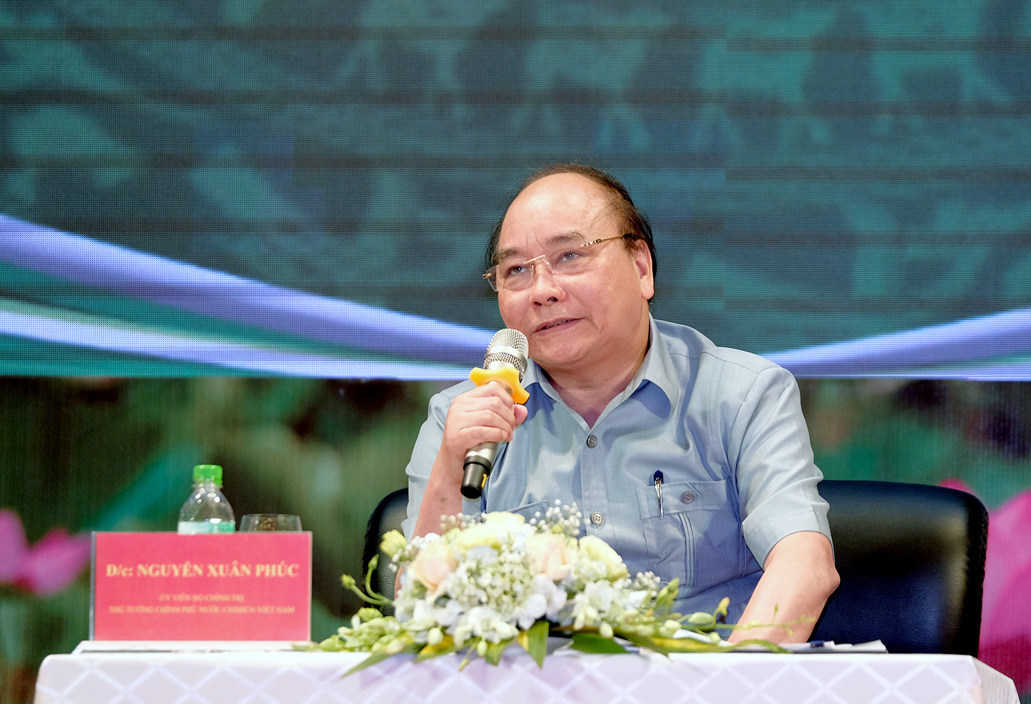 Dấu ấn Thủ tướng Nguyễn Xuân Phúc và 3 lần trực tiếp đối thoại với nông dân - Ảnh 1.