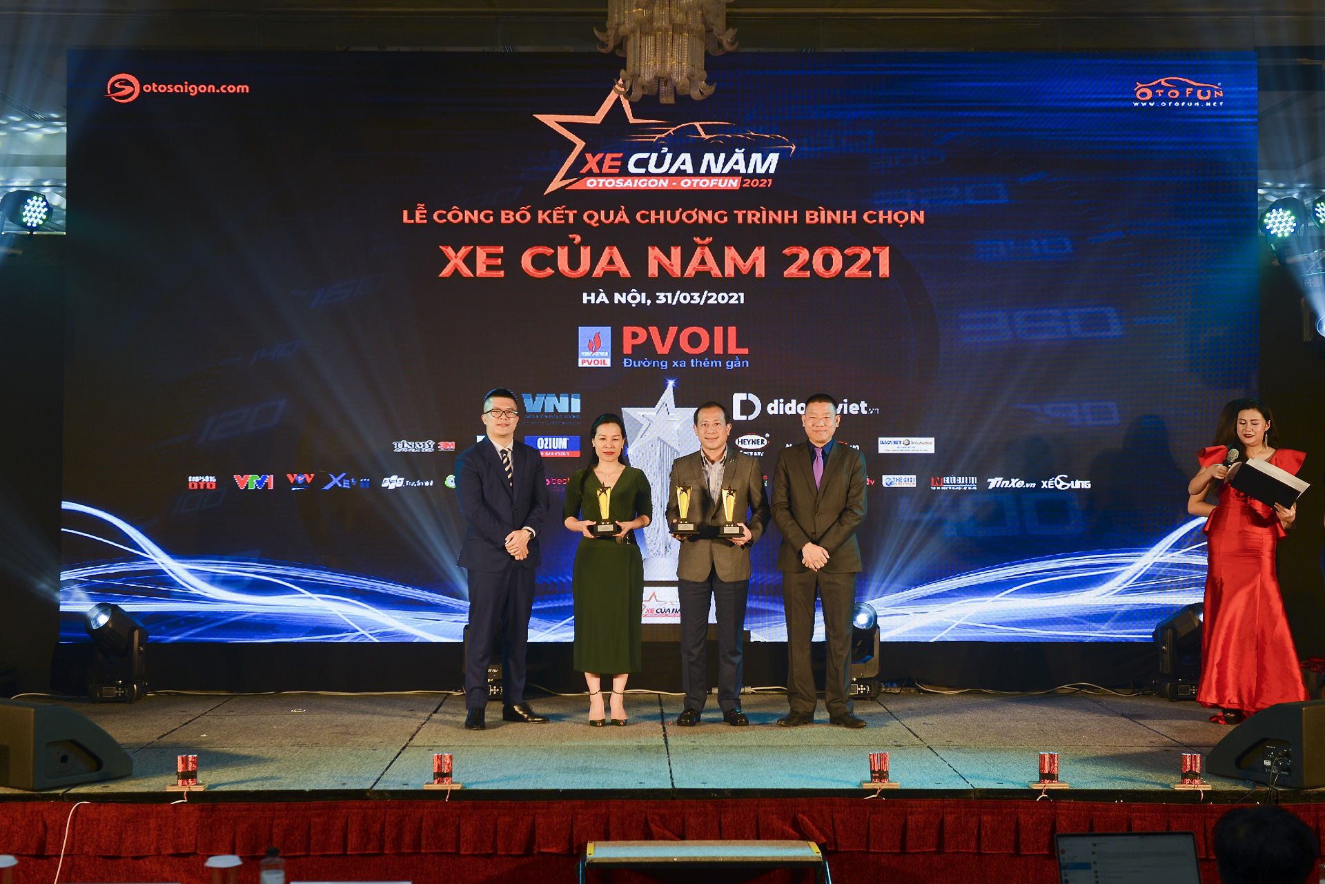 VinFast thắng lớn, giành 3 giải nhất trong Bình chọn &quot;Xe của năm 2021&quot; tại Việt Nam - Ảnh 2.
