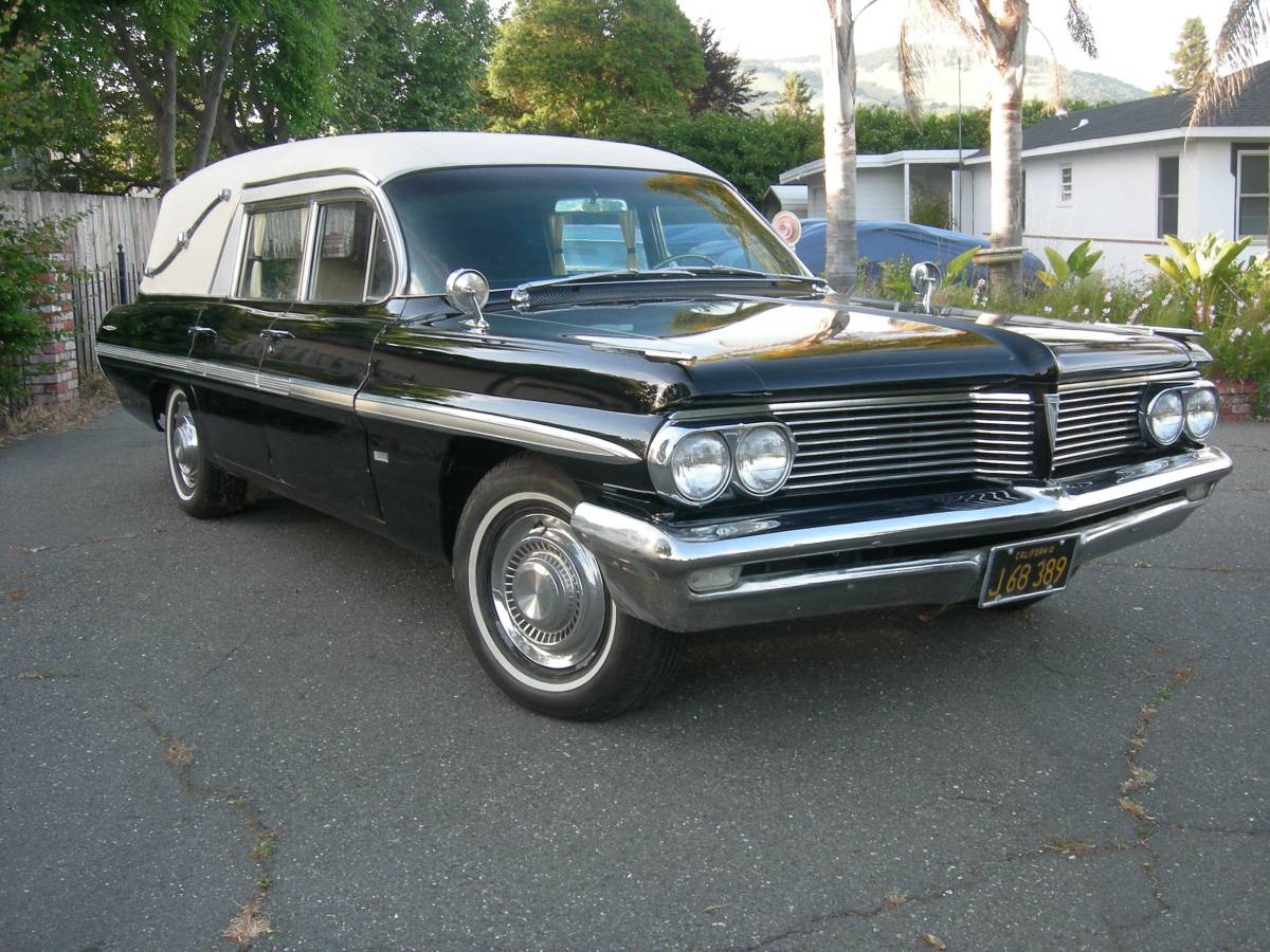 Pontiac Bonneville Hearse 1962 là 1 trong 10 chiếc được chế tạo trên toàn cầu - Ảnh 3.