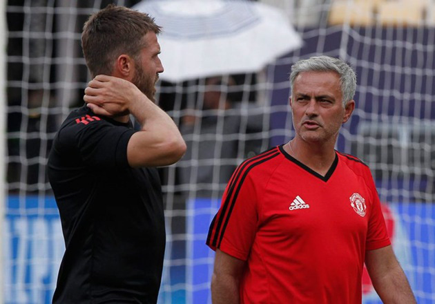 Carrick từng được Mourinho chỉ dẫn hồi còn ở M.U.