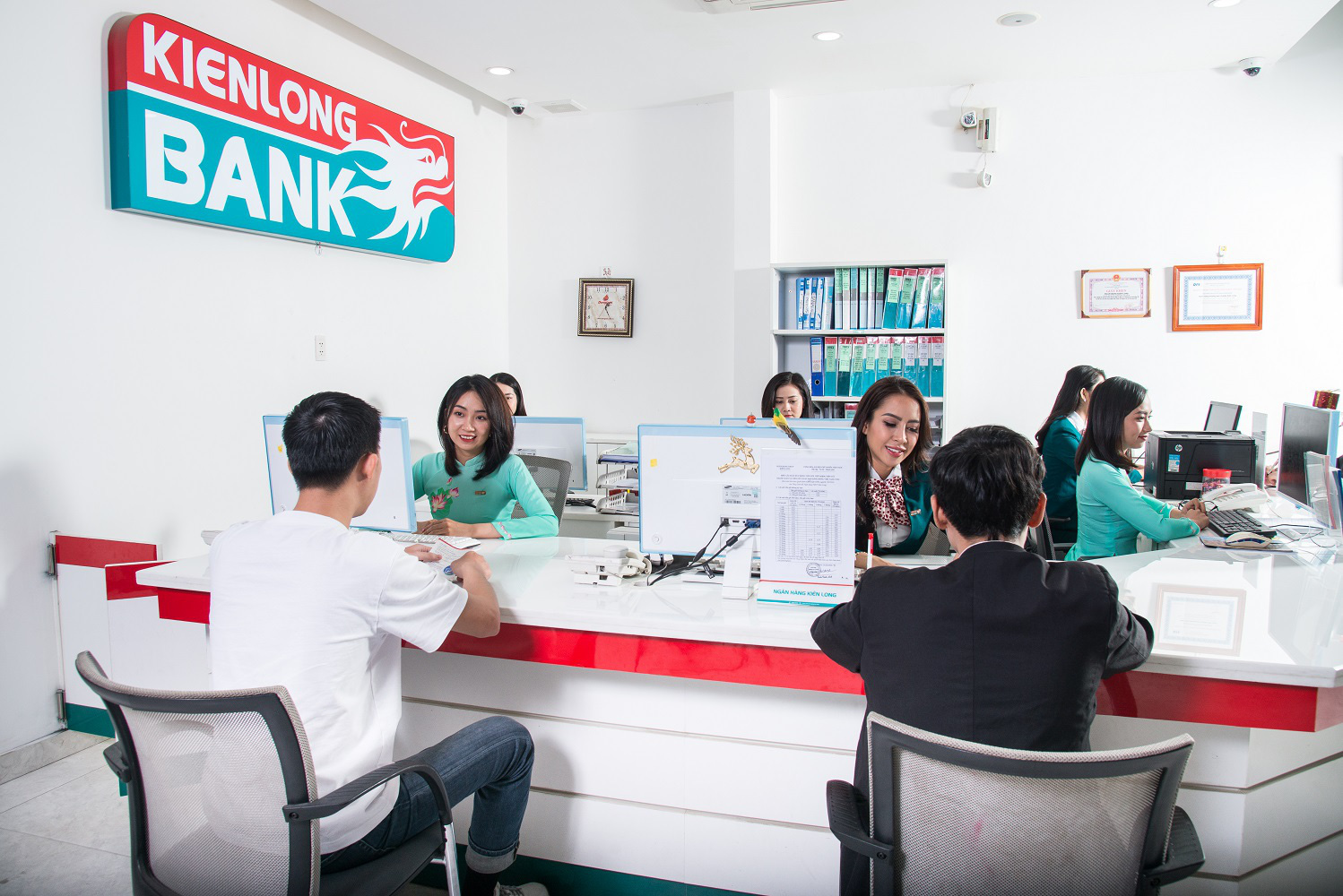 Có “chân” trong HĐQT Kienlongbank, Chủ tịch đương nhiệm của Sunshine Group thù lao bao nhiêu? - Ảnh 3.