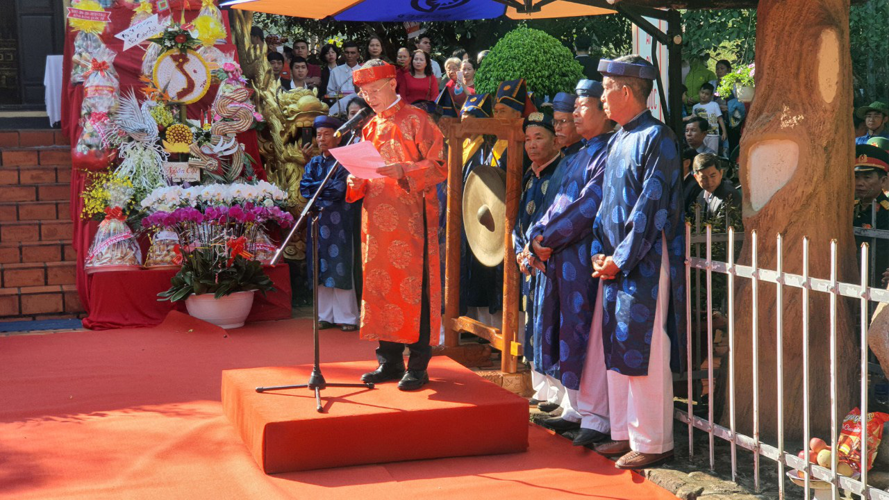 Lâm Đồng: Hàng ngàn người tham gia lễ Giỗ Tổ Hùng Vương trên núi Phượng Hoàng - Ảnh 3.