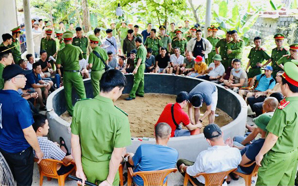 Quảng Bình: Hơn 100 công an bao vây, bắt sới gà ăn tiền núp bóng quán cà phê