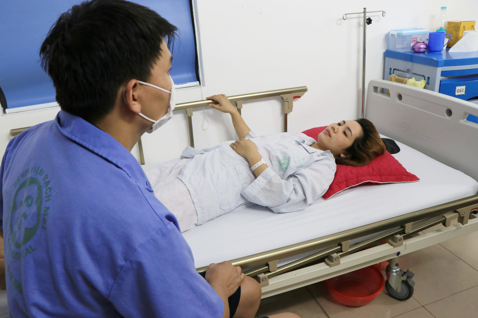 Những câu chuyện sinh tử phía sau phòng bệnh tại Trung tâm đột quỵ Bệnh viện Bạch Mai - Ảnh 10.