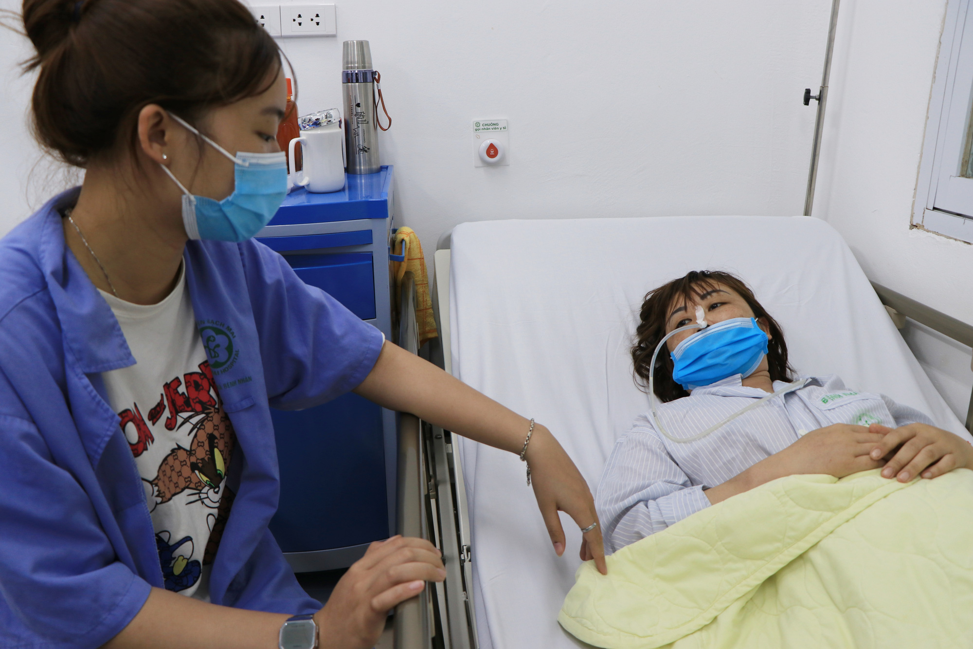 Những câu chuyện sinh tử phía sau phòng bệnh tại Trung tâm đột quỵ Bệnh viện Bạch Mai - Ảnh 8.