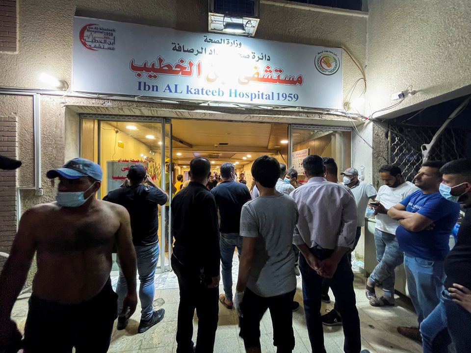 Ít nhất 82 người chết trong vụ cháy bệnh viện điều trị Covid-19 tại Iraq - Ảnh 2.