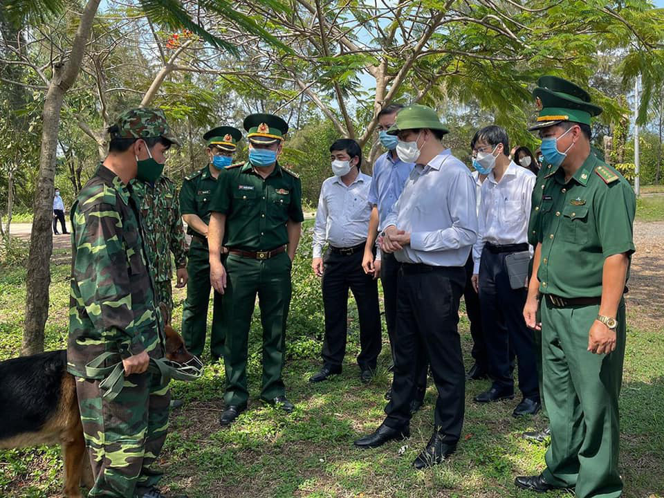 Bộ trưởng Bộ Y tế: &quot;Việt Nam có nguy cơ xảy ra làn sóng dịch Covid-19 thứ 4&quot; - Ảnh 1.