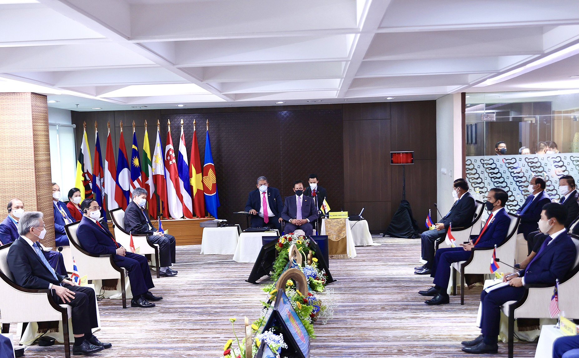 Thủ tướng Phạm Minh Chính kết thúc tốt đẹp chuyến công tác dự Hội nghị các Nhà Lãnh đạo ASEAN - Ảnh 2.