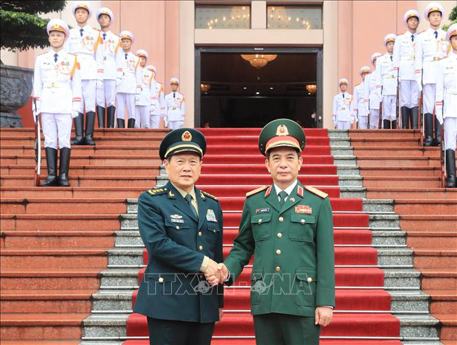 Ảnh: Bộ trưởng Quốc phòng Trung Quốc Ngụy Phượng Hòa thăm chính thức Việt Nam - Ảnh 5.