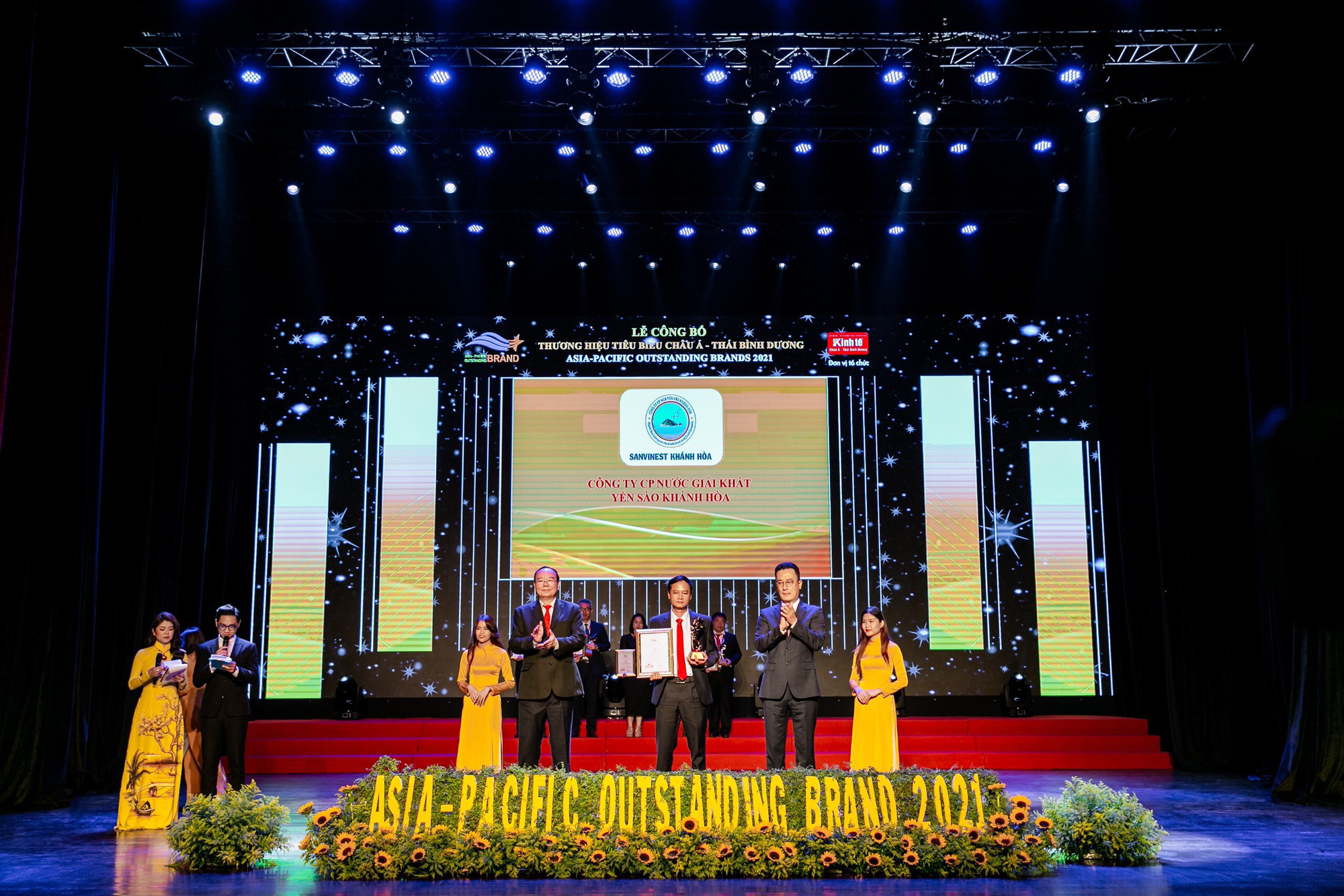 Sanvinest Khánh Hòa được tôn vinh Giải Vàng Chất lượng Quốc gia  - Ảnh 2.