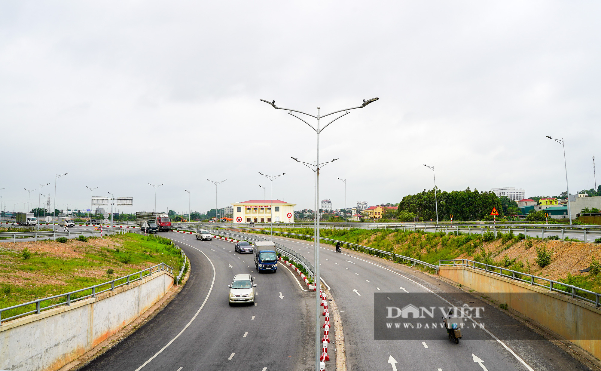 Nút giao hơn 400 tỷ &quot;giải vây&quot; tắc đường cho QL18 - Ảnh 8.