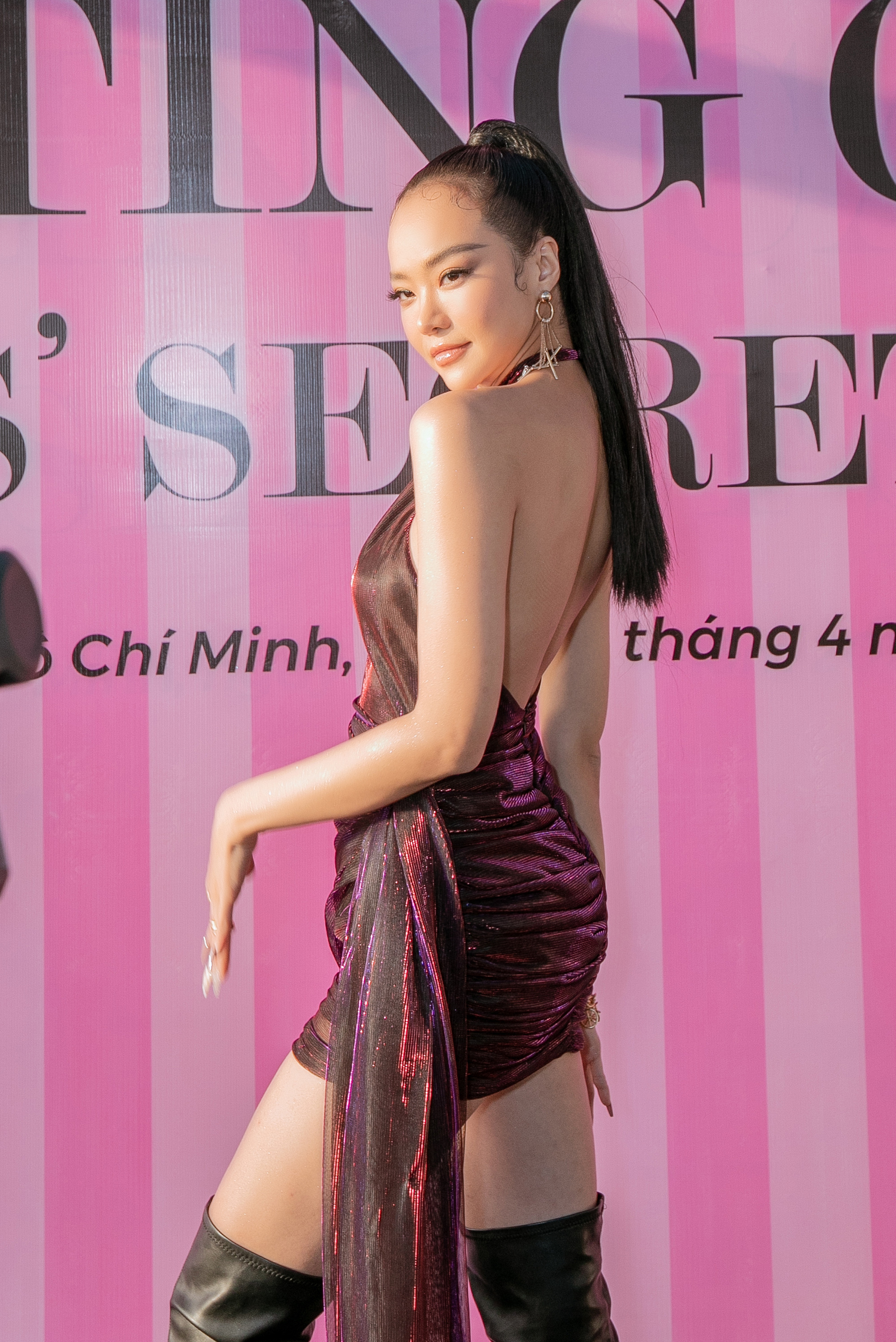 Ngọc Trinh xuất hiện với váy xẻ táo bạo, casting tuyển người mẫu nội y  - Ảnh 7.