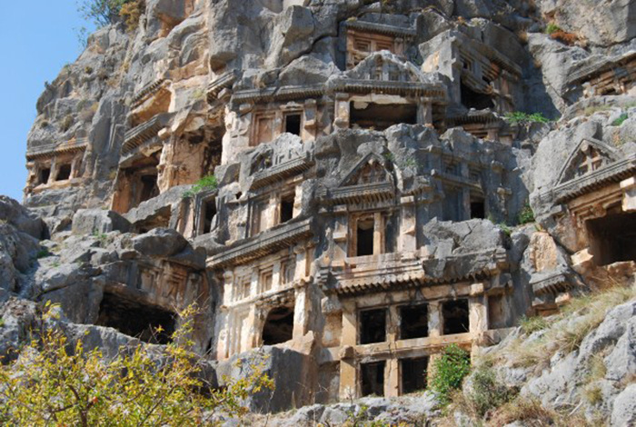 Điểm đến nổi tiếng Thổ Nhĩ Kỳ với hai nghĩa địa mộ đá cổ độc lạ - Ảnh 7.