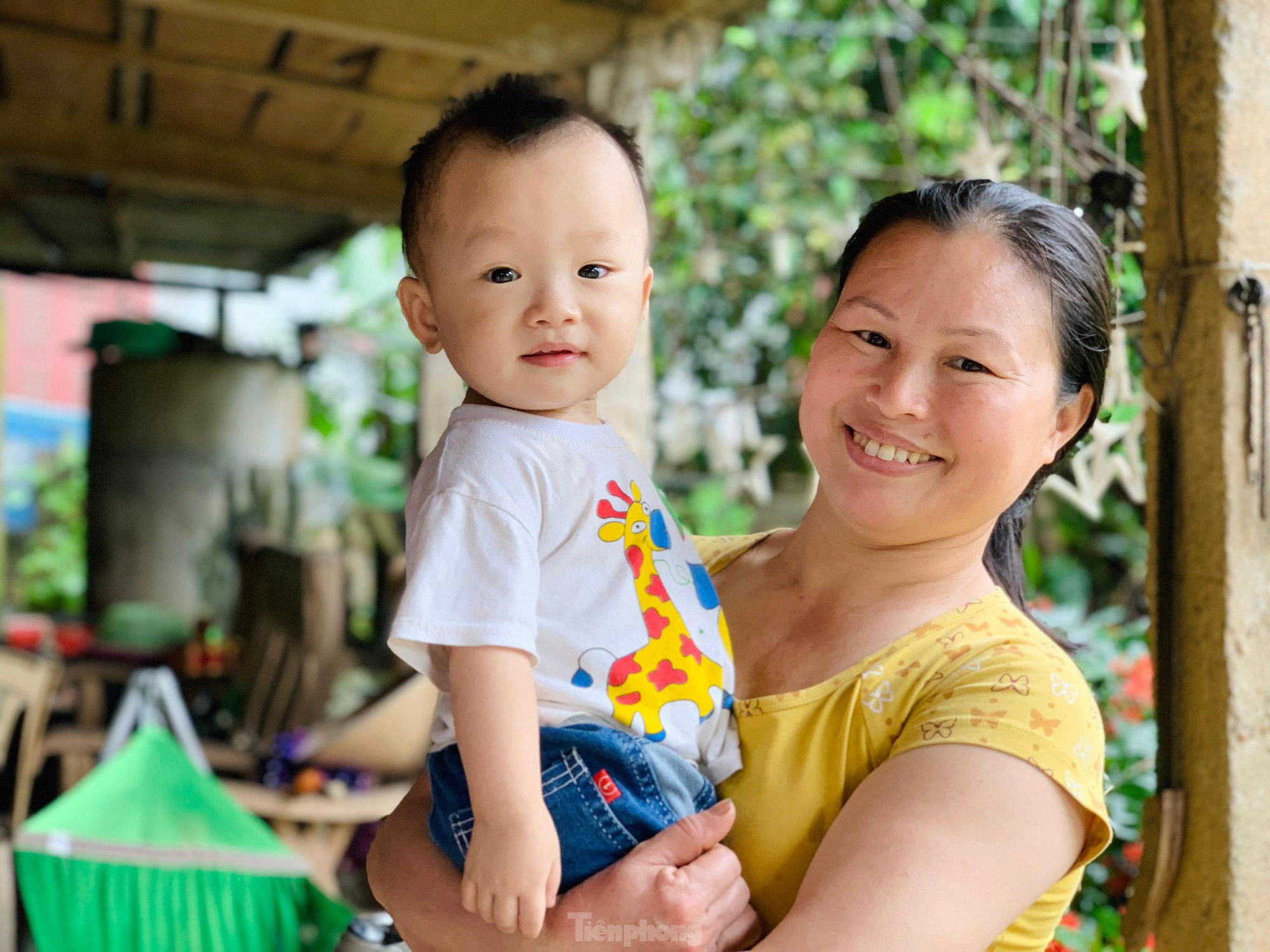 Nữ sinh nhặt được gần nửa tỷ đồng: “Khi cầm bọc tiền lên, em cũng sợ bản thân em sẽ lấy…” - Ảnh 4.