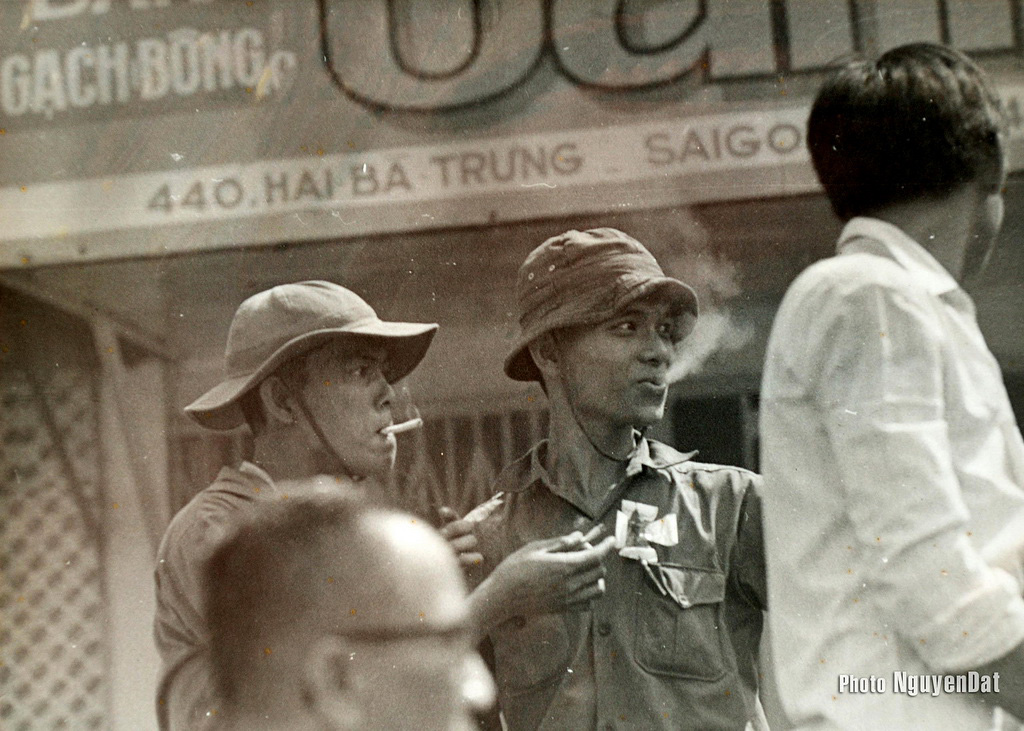Những hình ảnh chân thực nhất trong ngày giải phóng miền Nam 30/4 - Ảnh 13.