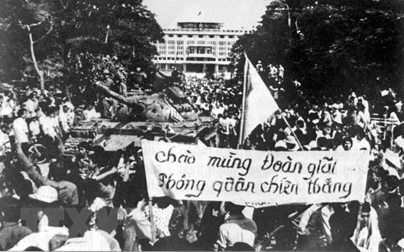 Ngày 30/4/1975, Chiến dịch Hồ Chí Minh lịch sử toàn thắng - Ảnh 2.