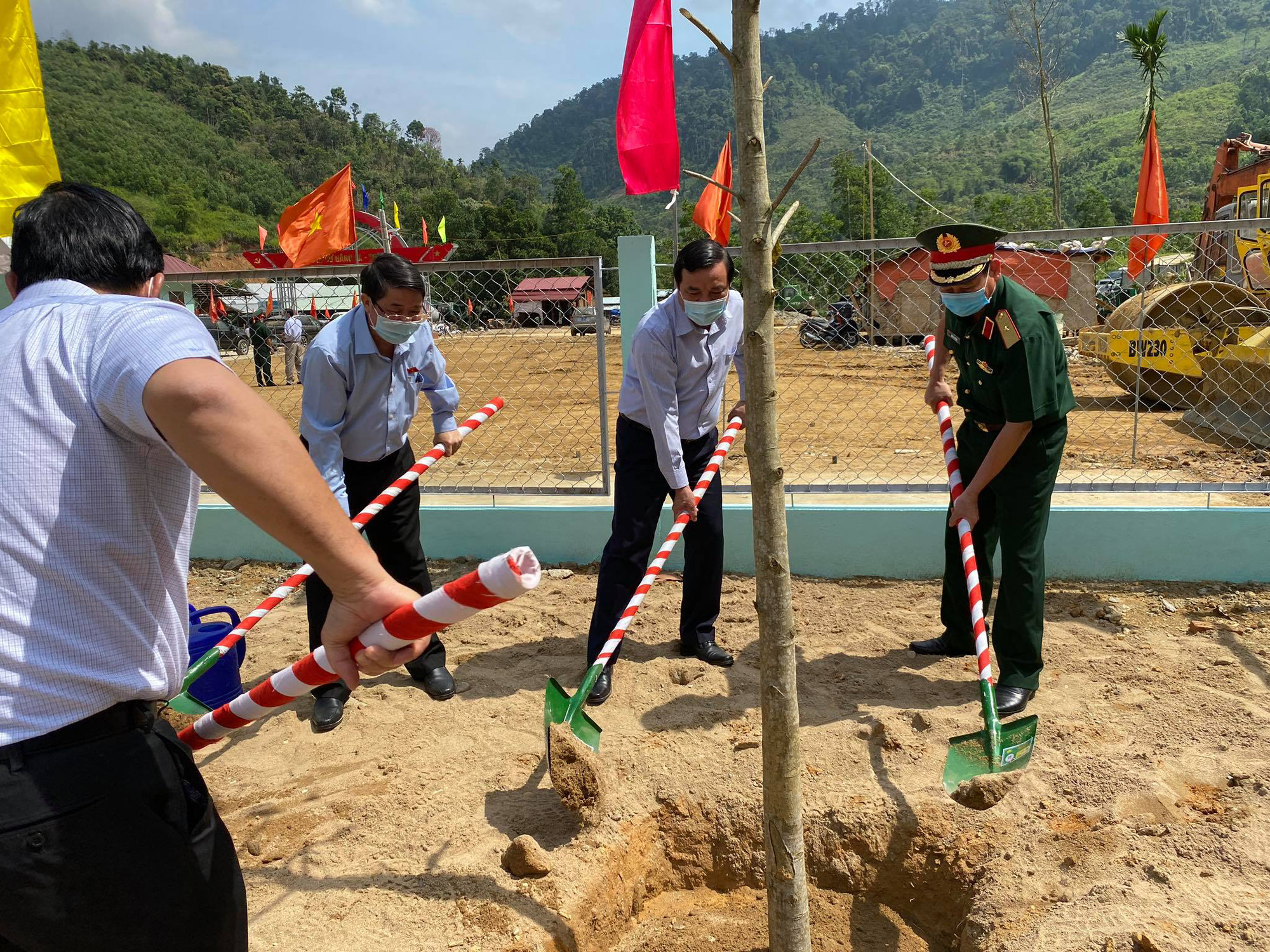 Quảng Nam: Niềm vui của người dân vùng sạt lở Trà Leng về nơi ở mới

 - Ảnh 6.