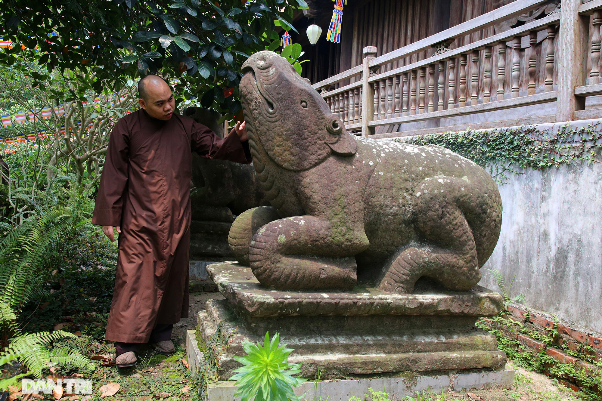 Bắc Ninh: 10 linh thú đá nghìn năm tuổi canh gác chùa Phật Tích - Ảnh 1.