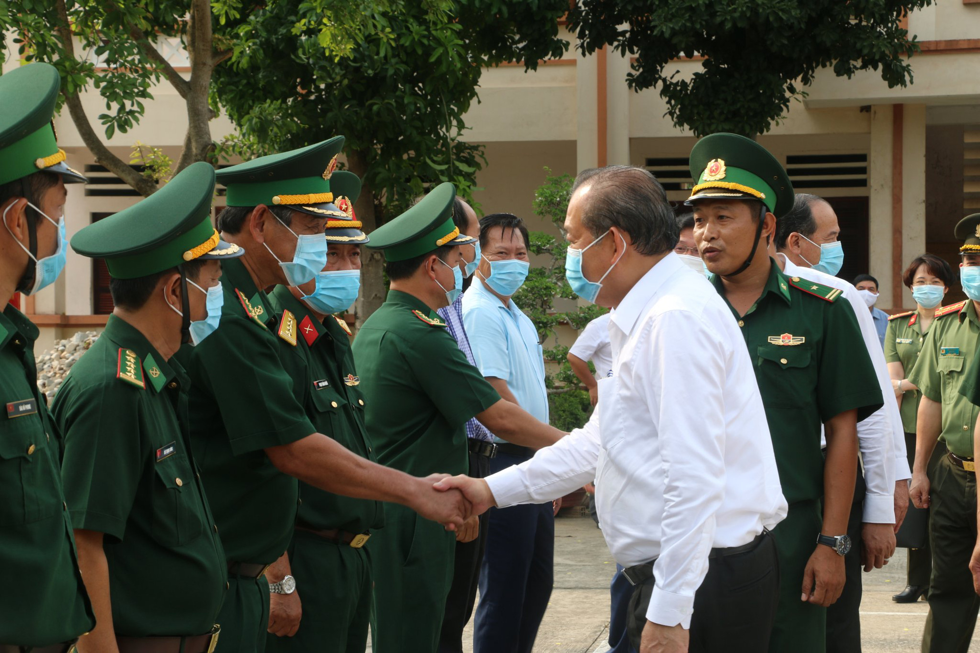 Phó Thủ tướng Thường trực Trương Hòa Bình chỉ đạo nóng về phòng, chống Covid- 19 tại An Giang - Ảnh 1.