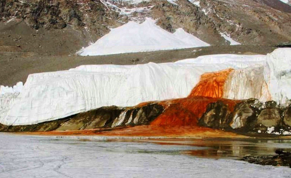 Bí ẩn thác nước có màu đỏ như máu, rất lạnh, siêu mặn và không bao giờ đóng băng - Ảnh 4.