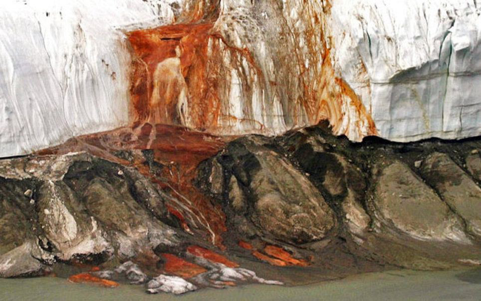 Bí ẩn thác nước có màu đỏ như máu, rất lạnh, siêu mặn và không bao giờ đóng băng - Ảnh 7.