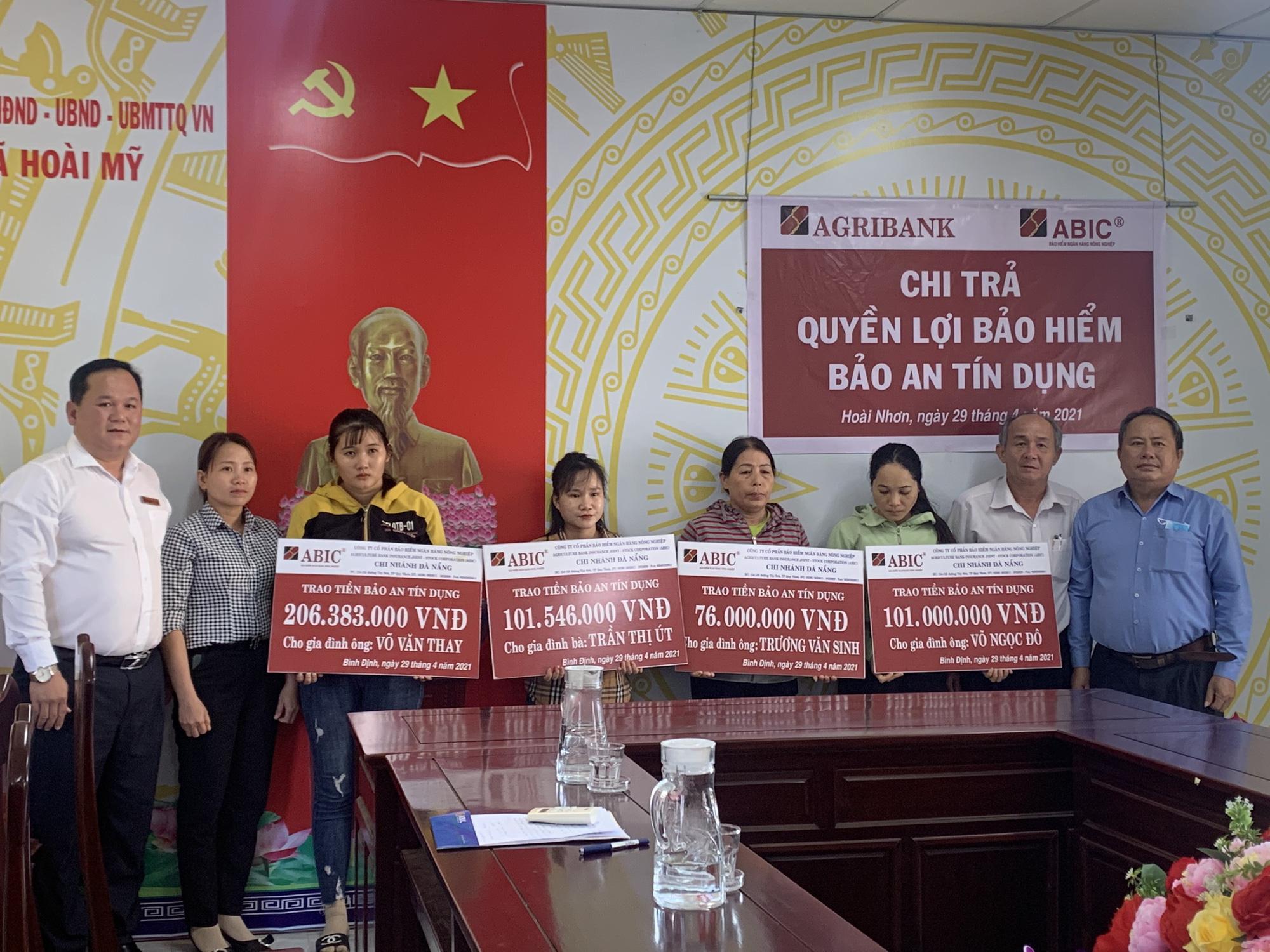 Bình Định: Bảo hiểm Agribank chi trả quyền lợi bảo hiểm Bảo an tín dụng cho 2 ngư dân mất tích - Ảnh 1.