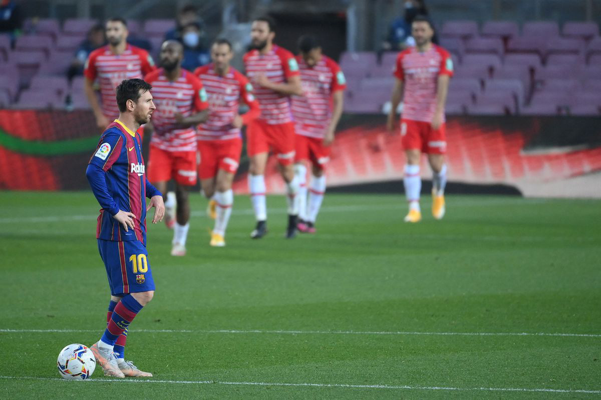 Messi ghi bàn, vì sao Barca vẫn thua ngược Granada? - Ảnh 1.