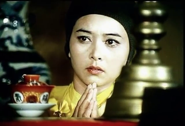 Nghệ sĩ Thanh Loan trong vai ni cô Huyền Trang.