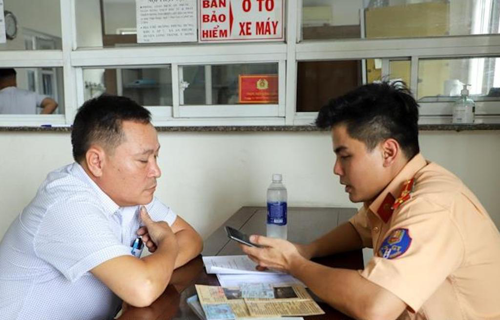 &quot;Truy vết&quot; tài xế xe đầu kéo liều mạng chạy ngược chiều trên quốc lộ - Ảnh 2.