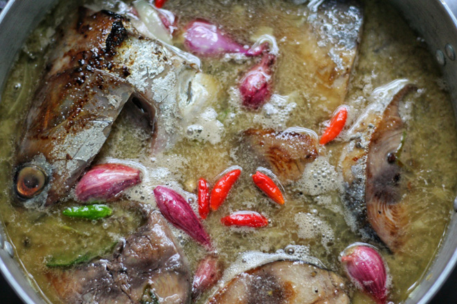 Gia vị khử mùi tanh tuyệt vời giúp cá ngừ kho thơm ngon hơn - Ảnh 6.
