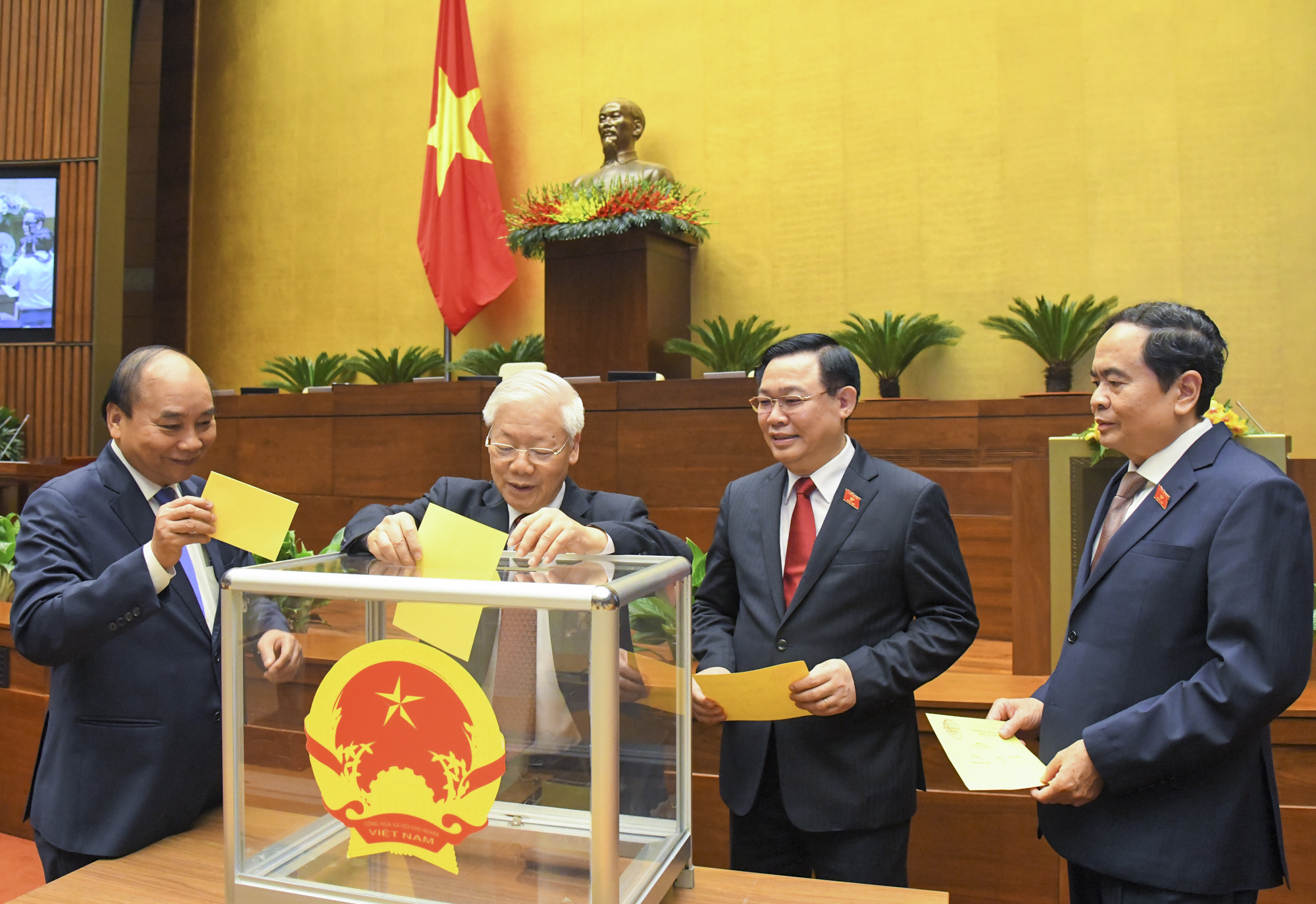 Chi tiết tỷ lệ phiếu bầu Chủ tịch nước và Thủ tướng: Có bao nhiêu phiếu đồng ý và không đồng ý? - Ảnh 1.