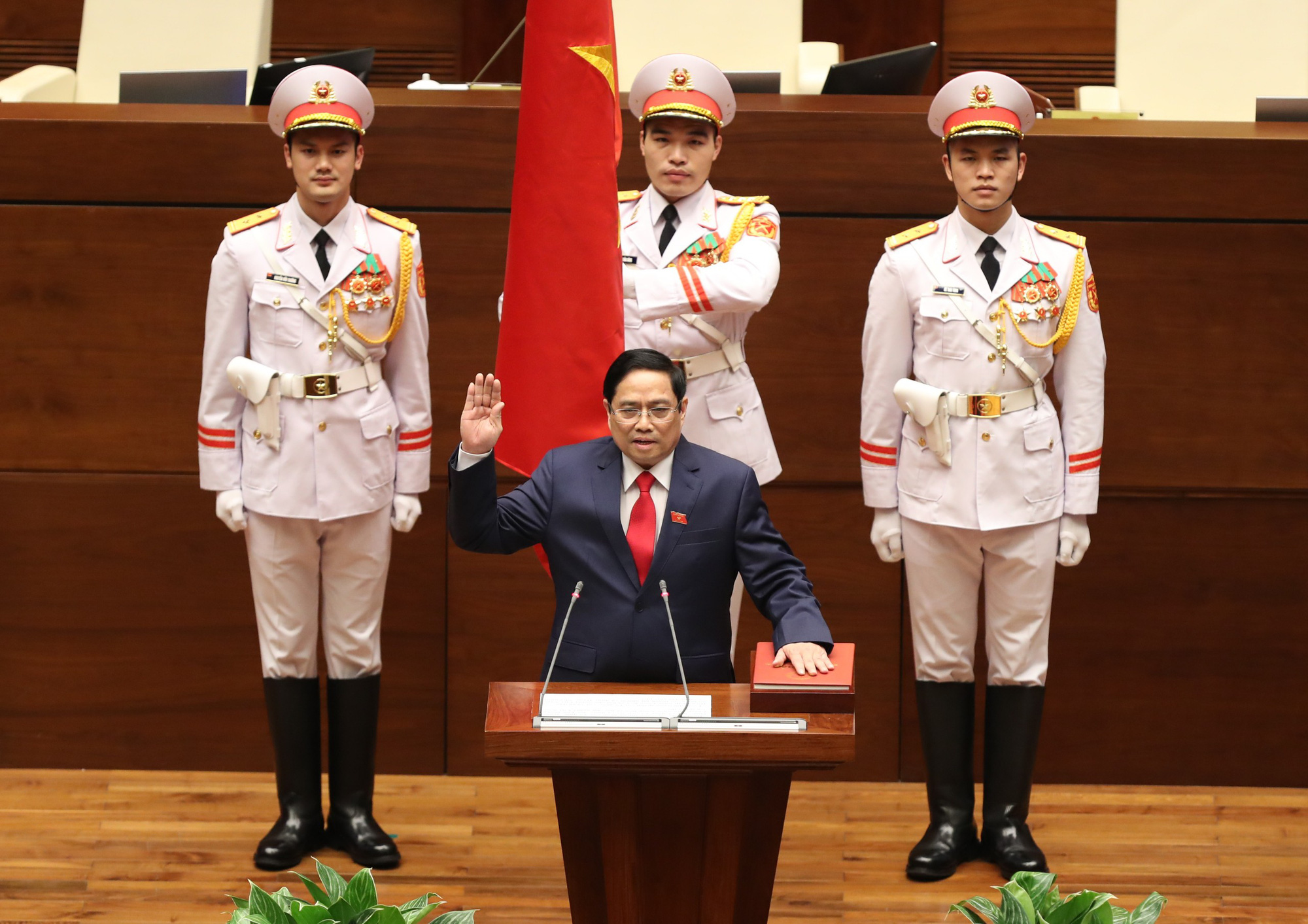 Chủ tịch Quốc hội Vương Đình Huệ: &quot;Kiện toàn nhân sự là bước chuyển giao quan trọng&quot; - Ảnh 3.