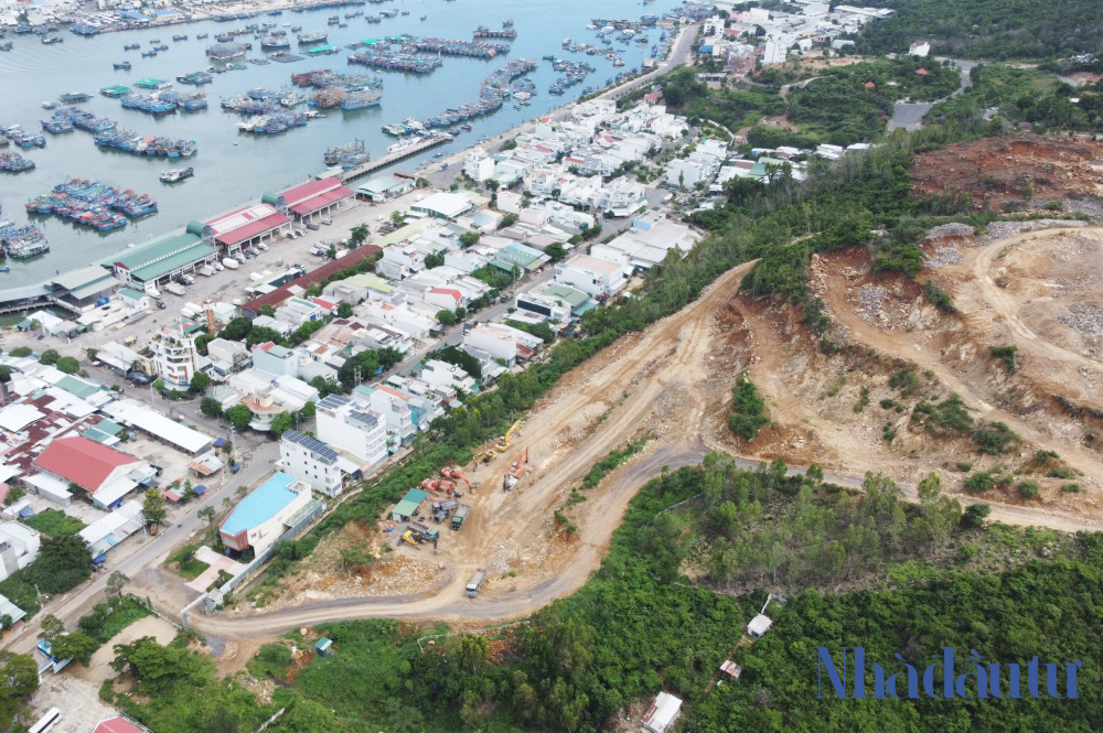Nổ mìn phá đá tại Khu đô thị Haborizon Nha Trang khiến người dân bất an - Ảnh 2.