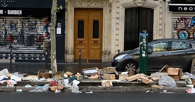 Rác ngập đường thủ đô hoa lệ Paris, dân bức xúc yêu cầu giải cứu - Ảnh 3.