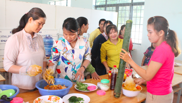 Tăng trợ cấp học nghề cho lao động thất nghiệp:  Lao động, trường nghề vẫn than khó - Ảnh 3.